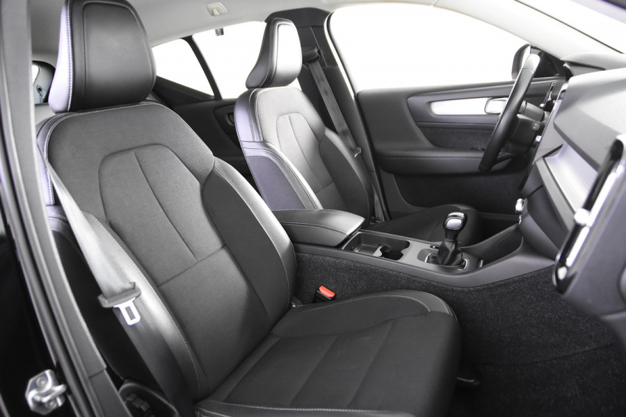 Volvo XC40 2.0 D3 Momentum *Navigatie*Trekhaak*Standkachel*