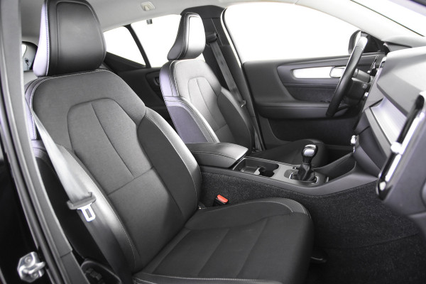 Volvo XC40 2.0 D3 Momentum *Navigatie*Trekhaak*Standkachel*