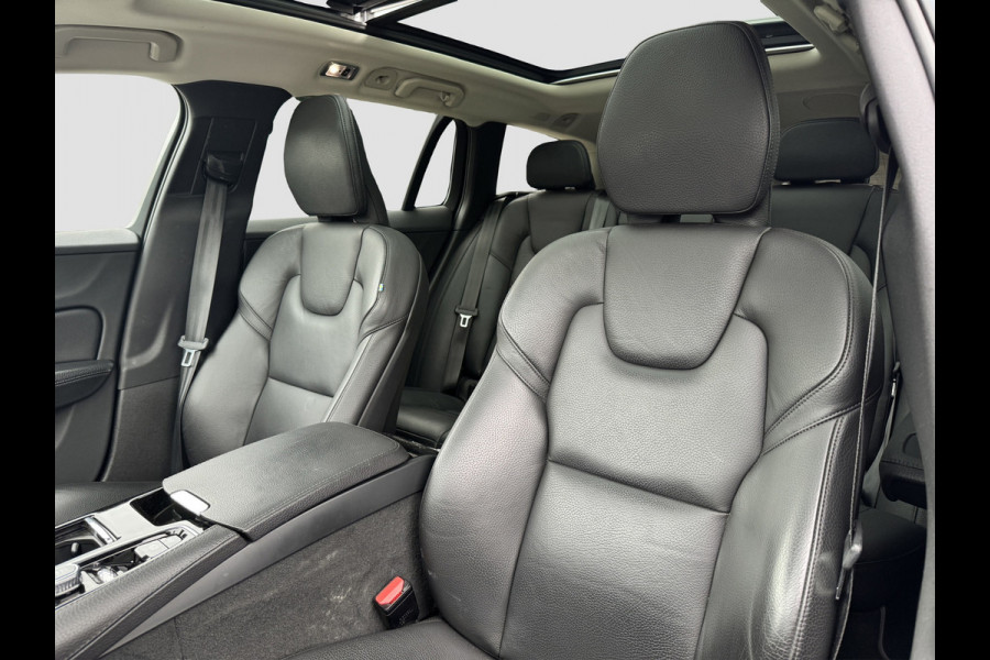 Volvo V60 2.0 T8 Recharge AWD Inscription | Pano | Trekhaak | Harman Kardon | Memory | Pilot Assist | Camera