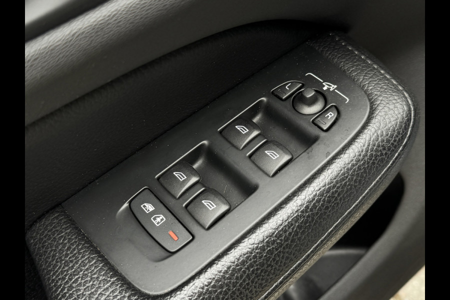 Volvo V60 2.0 T8 Recharge AWD Inscription | Pano | Trekhaak | Harman Kardon | Memory | Pilot Assist | Camera