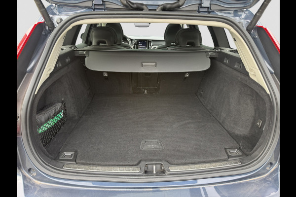 Volvo V60 2.0 T8 Recharge AWD Inscription | Pano | Trekhaak | Harman Kardon | Memory | Pilot Assist | Camera