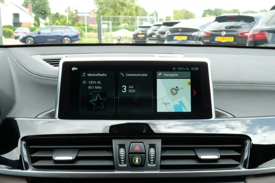 BMW X2 sDrive20i High Executive 190 PK | Panorama dak | Stoelverwarming | Vol lederen bekleding | CarPlay| Elektrische klep | LED verlichting | Lichtmetalen velgen | Achteruitrijcamera |
