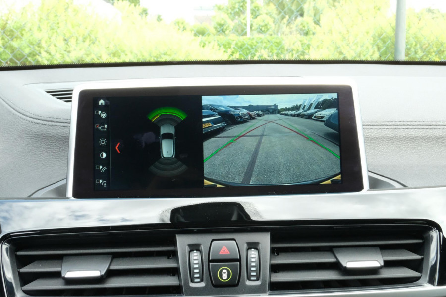 BMW X2 sDrive20i High Executive 190 PK | Panorama dak | Stoelverwarming | Vol lederen bekleding | CarPlay| Elektrische klep | LED verlichting | Lichtmetalen velgen | Achteruitrijcamera |