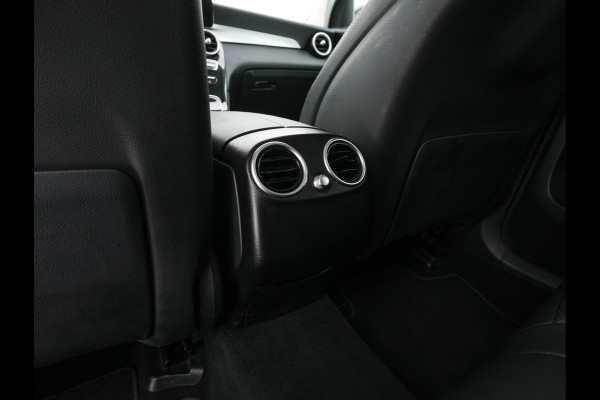 Mercedes-Benz GLC 300e 4MATIC Business Solution (Plug-In) {SoH-94%} (INCL-BTW) *LEATHER | FULL-LED | DIGI-COCKPIT | KEYLESS | DAB | HEATED-SPORTSEATS | CAMERA | PRIVACY-GLASS | NAVI-FULLMAP | ECC | PDC | CRUISE | 18''ALU*