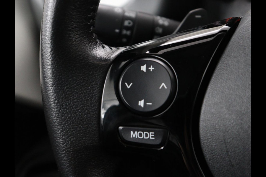 Toyota Aygo 1.0 VVT-i x-joy | Trekhaak | Carplay | DAB | Camera | Automaat | Climate control | Cruise control | LED