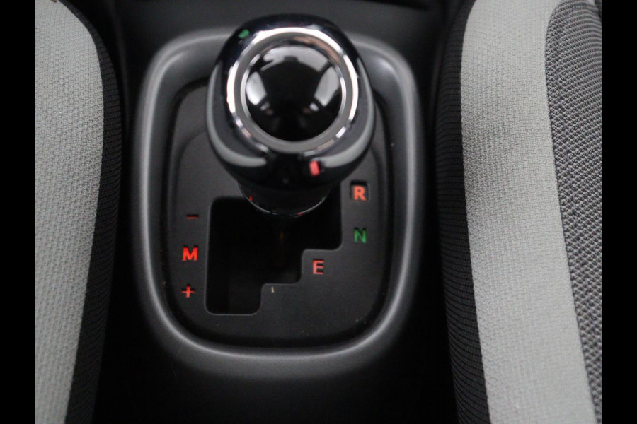 Toyota Aygo 1.0 VVT-i x-joy | Trekhaak | Carplay | DAB | Camera | Automaat | Climate control | Cruise control | LED