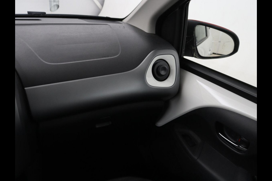 Toyota Aygo 1.0 VVT-i x-joy | Trekhaak | Carplay | DAB | Camera | Automaat | Climate control | Cruise control | LED