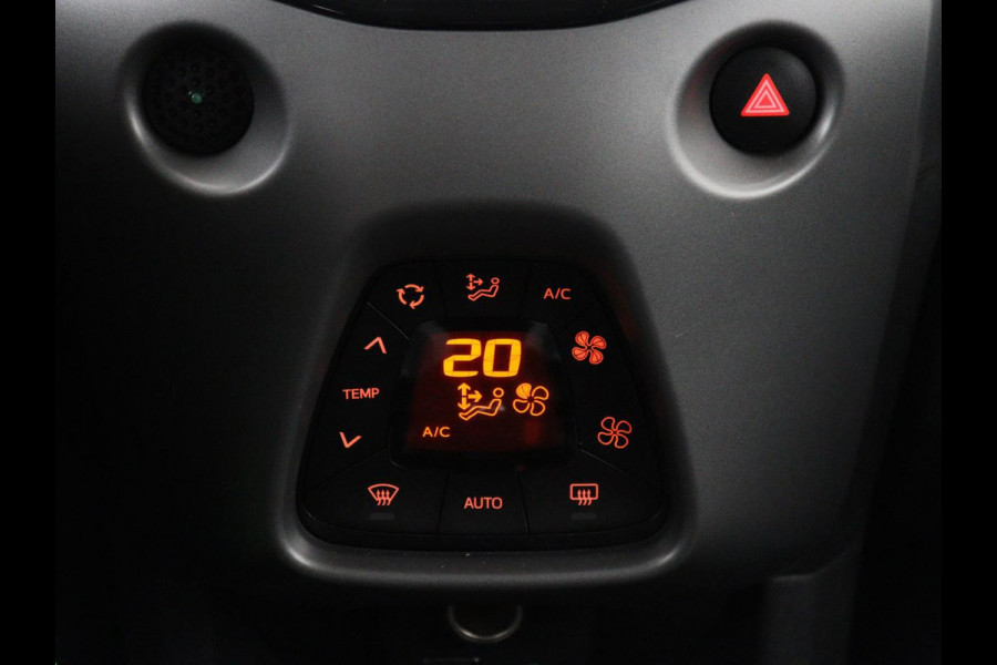 Toyota Aygo 1.0 VVT-i x-joy | Trekhaak | Carplay | DAB | Camera | Automaat | Climate control | Cruise control | LED