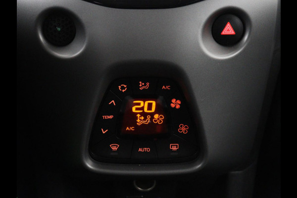 Toyota Aygo 1.0 VVT-i x-joy | Trekhaak | Carplay | DAB | Camera | Automaat | Climate control | Cruise control | LED