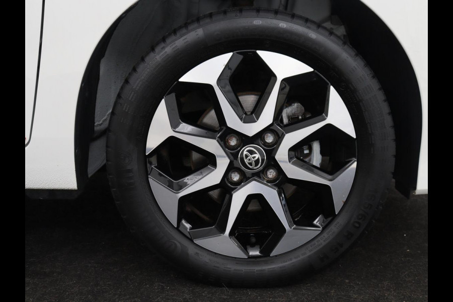 Toyota Aygo 1.0 VVT-i x-joy | Trekhaak | Carplay | DAB | Camera | Automaat | Climate control | Cruise control | LED