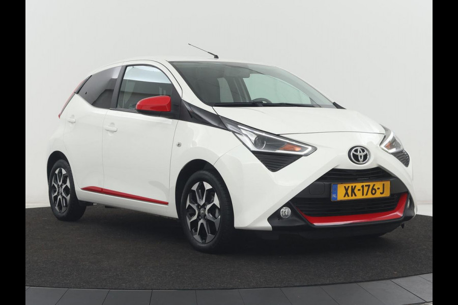 Toyota Aygo 1.0 VVT-i x-joy | Trekhaak | Carplay | DAB | Camera | Automaat | Climate control | Cruise control | LED