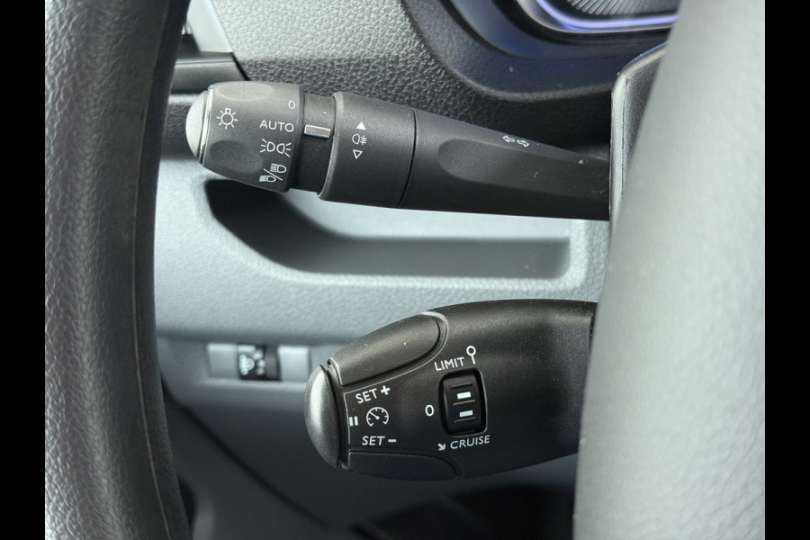 Toyota PROACE Electric Worker 136PK Automaat 3-Persoons Navi Apple Carplay Android Auto Airco Pdc DAB Bluetooth Cruise Control Regen-Lichtsensor Betonplex Vloer Wandbetimmering Schuifdeur Origineel Nederlandse Auto Dealeronderhouden