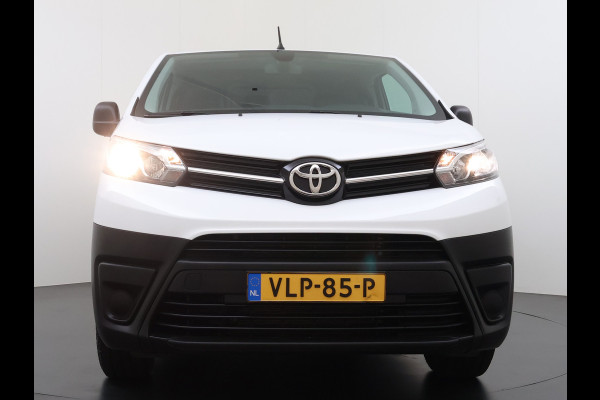 Toyota PROACE Electric Worker 136PK Automaat 3-Persoons Navi Apple Carplay Android Auto Airco Pdc DAB Bluetooth Cruise Control Regen-Lichtsensor Betonplex Vloer Wandbetimmering Schuifdeur Origineel Nederlandse Auto Dealeronderhouden