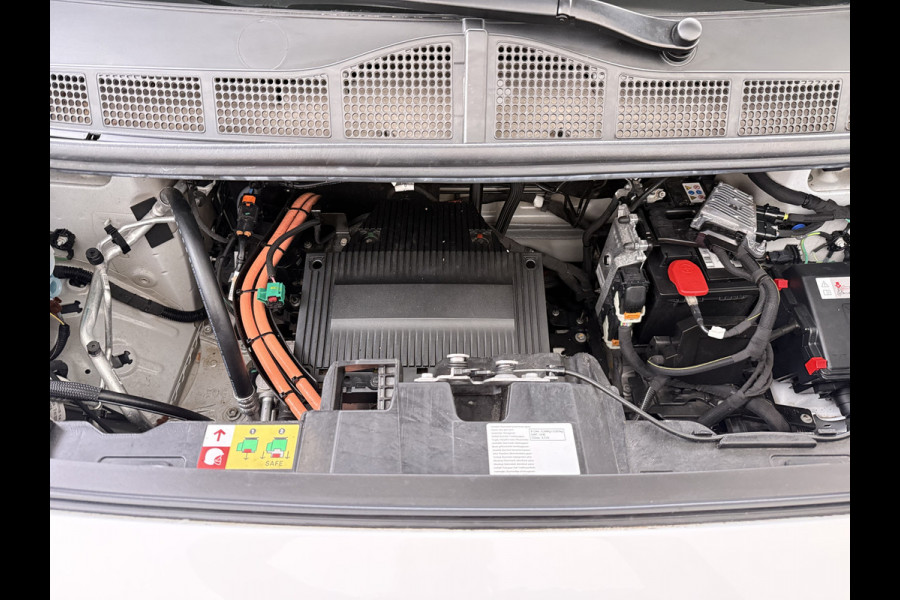 Toyota PROACE Electric Worker 136PK Automaat 3-Persoons Navi Apple Carplay Android Auto Airco Pdc DAB Bluetooth Cruise Control Regen-Lichtsensor Betonplex Vloer Wandbetimmering Schuifdeur Origineel Nederlandse Auto Dealeronderhouden
