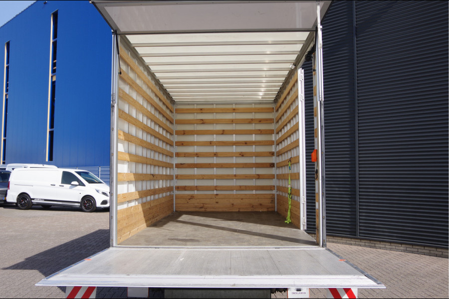 Iveco Daily 35C18 3.0 180PK AUT. N1! DUBBELLUCHT BAKWAGEN, LAADKLEP, ZIJDEUR, 3-ZITS, CLIMA, CRUISE, LED, NAVI, CARPLAY