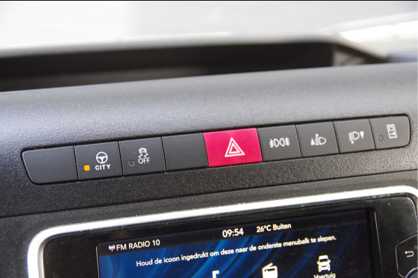 Iveco Daily 35C18 3.0 180PK AUT. N1! DUBBELLUCHT BAKWAGEN, LAADKLEP, ZIJDEUR, 3-ZITS, CLIMA, CRUISE, LED, NAVI, CARPLAY
