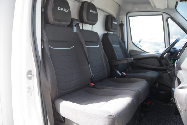 Iveco Daily 35C18 3.0 180PK AUT. N1! DUBBELLUCHT BAKWAGEN, LAADKLEP, ZIJDEUR, 3-ZITS, CLIMA, CRUISE, LED, NAVI, CARPLAY
