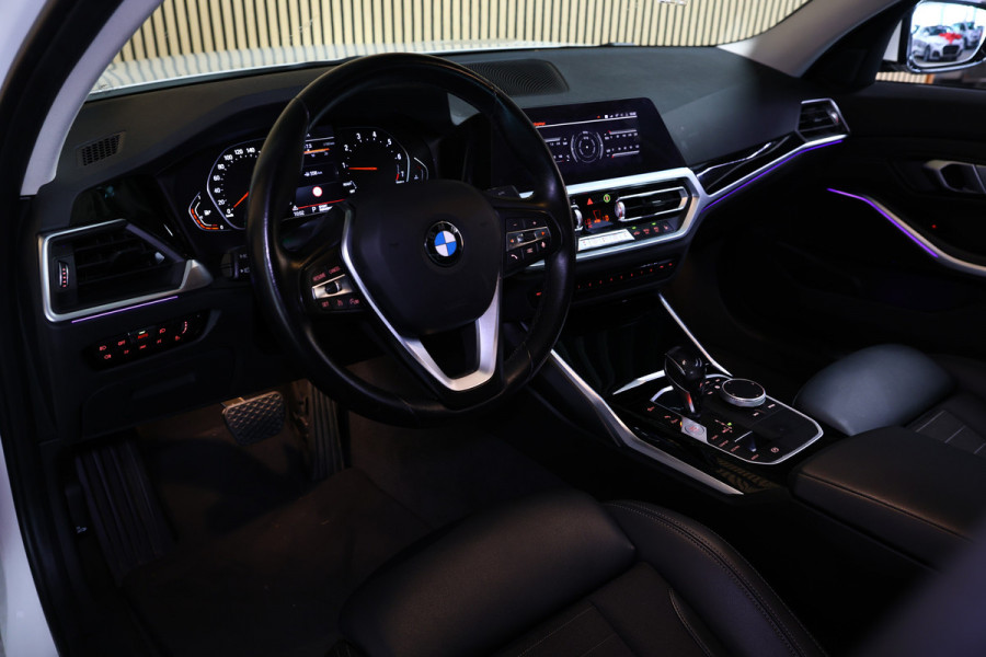 BMW 3 Serie 318i Business Edition AVM SPORTLEDER NAVI CARPLAY VIRTUAL '21