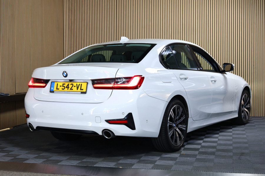 BMW 3 Serie 318i Business Edition AVM SPORTLEDER NAVI CARPLAY VIRTUAL '21