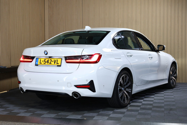 BMW 3 Serie 318i Business Edition AVM SPORTLEDER NAVI CARPLAY VIRTUAL '21