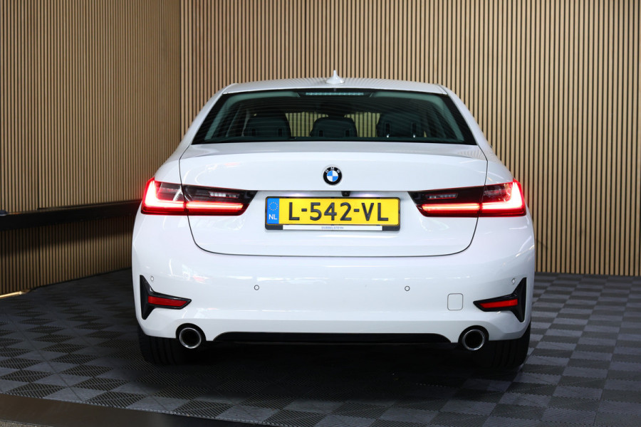 BMW 3 Serie 318i Business Edition AVM SPORTLEDER NAVI CARPLAY VIRTUAL '21