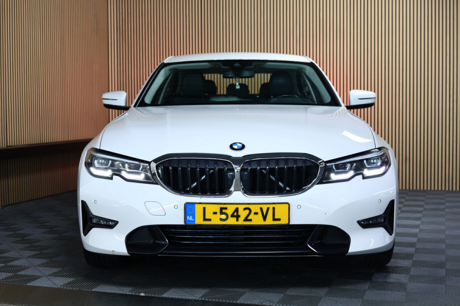 BMW 3 Serie 318i Business Edition AVM SPORTLEDER NAVI CARPLAY VIRTUAL '21