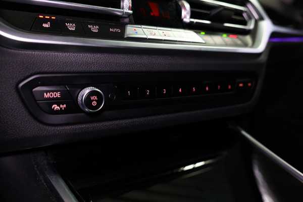 BMW 3 Serie 318i Business Edition AVM SPORTLEDER NAVI CARPLAY VIRTUAL '21