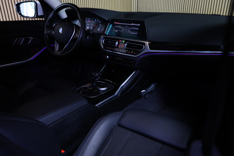 BMW 3 Serie 318i Business Edition AVM SPORTLEDER NAVI CARPLAY VIRTUAL '21