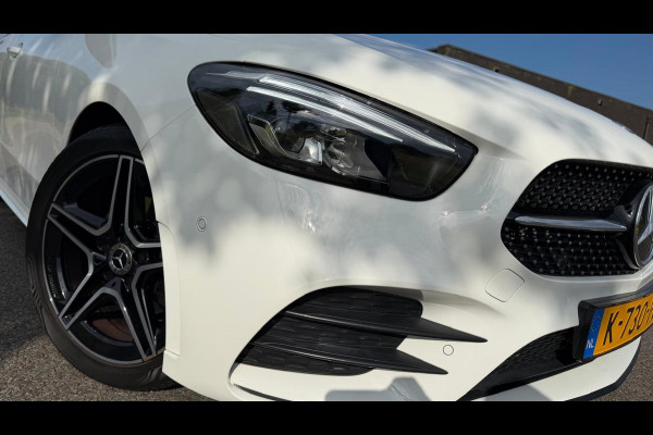 Mercedes-Benz B-Klasse 200 Business Solution AMG | AUTOMAAT | Stoelverwarming | Panorama dak | Achteruitrijcamera | Trekhaak |