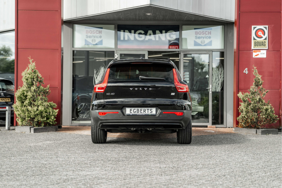Volvo XC40 | 70 KWH | ALL BLACK | 19' zwart | AppleCarPlay | 1500kg trekgewicht Recharge Plus