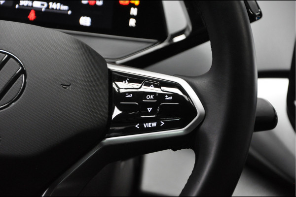 Volkswagen ID.4 Navi ACC Camera Warmtepomp PDC Stuurverwarm. Carplay 19" LM velgen Climate voor & achter Interieur voorverwarming & koeling