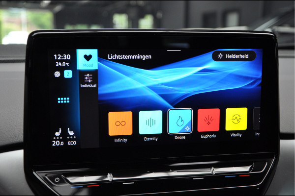 Volkswagen ID.4 Navi ACC Camera Warmtepomp PDC Stuurverwarm. Carplay 19" LM velgen Climate voor & achter Interieur voorverwarming & koeling