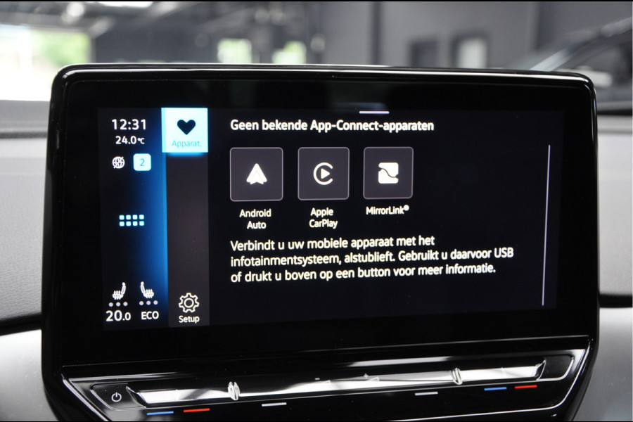 Volkswagen ID.4 Navi ACC Camera Warmtepomp PDC Stuurverwarm. Carplay 19" LM velgen Climate voor & achter Interieur voorverwarming & koeling