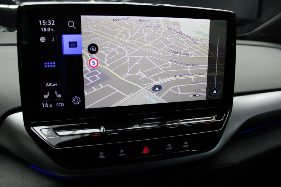 Volkswagen ID.4 Pro 77 kWh Navi ACC Camera Warmtep. Carplay PDC Stuurverwarm. 19" LM velgen Climate (3 zone) Interieur voorverwarming & koeling