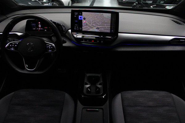 Volkswagen ID.4 Pro 77 kWh Navi ACC Camera Warmtep. Carplay PDC Stuurverwarm. 19" LM velgen Climate (3 zone) Interieur voorverwarming & koeling