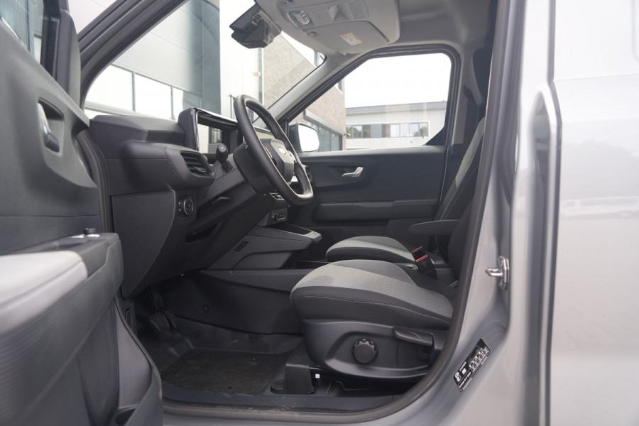 Ford E-Transit Courier Limited 44 kWh 136pk - Trekhaak - Stoel/Stuurverwarming - ACC - Blindspot - Camera - Rijklaar