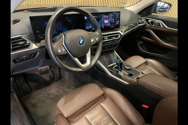 BMW i4 EDrive40 High Executive 84 kWh|99% SOH|PANORAMADAK|HEAD-UP|ACC|MEMORY|VOLLEDER|CARPLAY|CAMERA|STOELVERW|NAP|ORG.NL|INCL.BTW