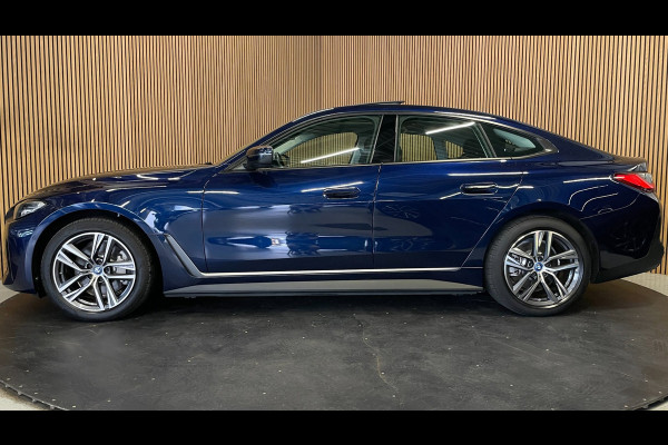 BMW i4 EDrive40 High Executive 84 kWh|99% SOH|PANORAMADAK|HEAD-UP|ACC|MEMORY|VOLLEDER|CARPLAY|CAMERA|STOELVERW|NAP|ORG.NL|INCL.BTW