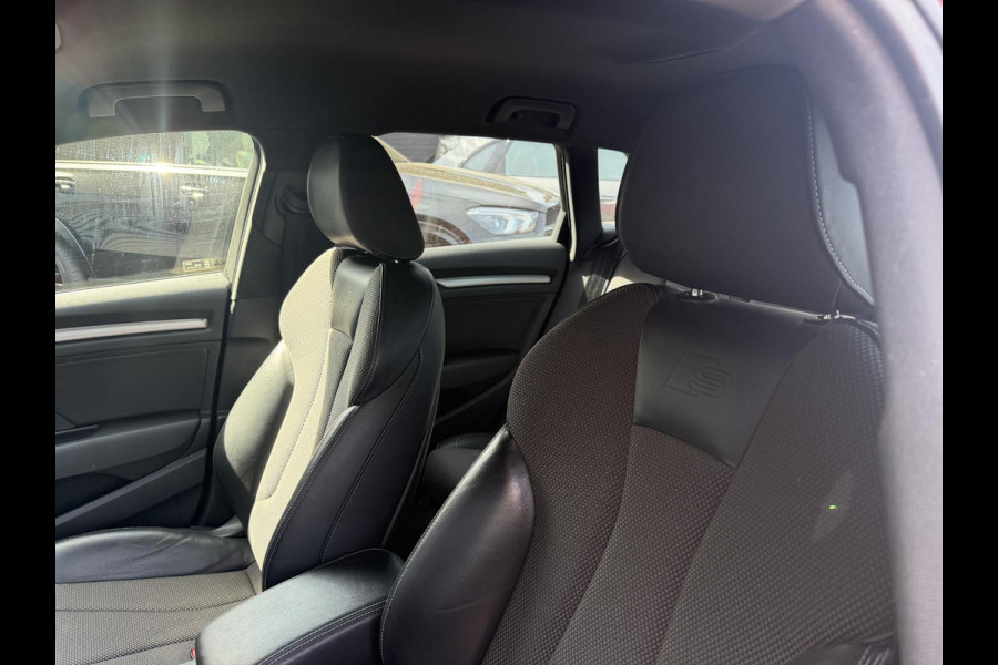 Audi A3 Sportback 35 TFSI CoD Sport S Line | Navigatie | Parkeersensoren | 18 Inch Lichtmetalen Velgen | Climate Control |