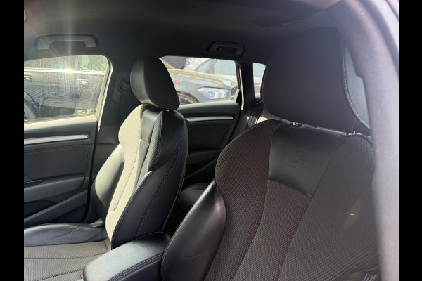 Audi A3 Sportback 35 TFSI CoD Sport S Line | Navigatie | Parkeersensoren | 18 Inch Lichtmetalen Velgen | Climate Control |