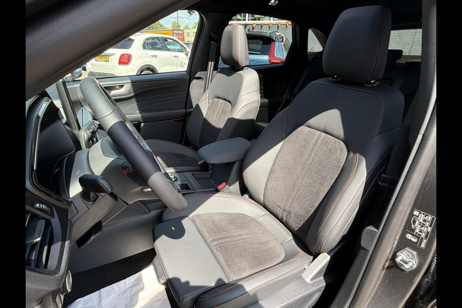 Ford Kuga ST Line X VAN:49.000,- VOOR:41.770,- UW WKVOORDEEL: 7.230| 360 GRADEN CAMERA | PANORAMA DAK | ADAPT. CRUISE CONTROL | STOEL & STUUR VERWARMING | SNEL LEVERBAAR|