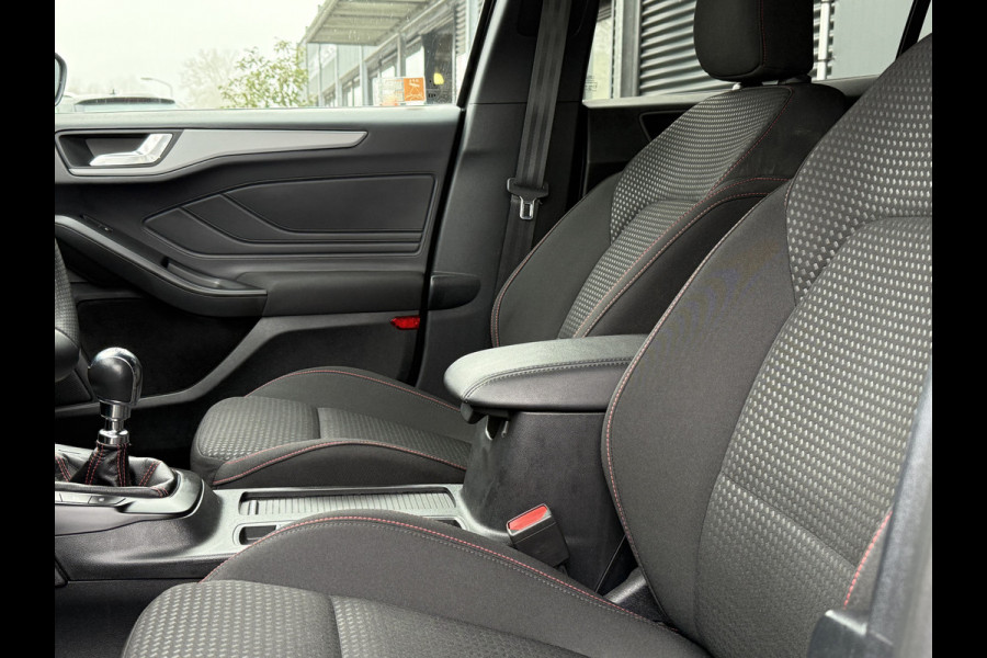 Ford FOCUS Wagon BWJ 2022 | 1.0T 124PK ST Line Style | NW MODEL | TREKHAAK | CLIMA | NAVI | WINTERPACK | CARPLAY | CAMERA | 17'' LMV | PDC 2X |