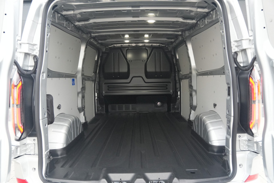 Ford E-Transit Custom 340 L2H1 Sport 71 kWh 218pk - 2x Schuifdeur - ACC - Elek Trekhaak - B&O - Navi - Stoel/Stuurverwarming - 360 Camera - Blindspot