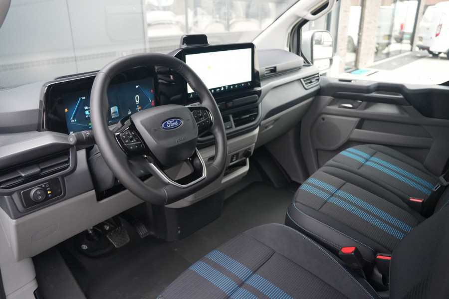 Ford E-Transit Custom 340 L2H1 Sport 71 kWh 218pk - 2x Schuifdeur - ACC - Elek Trekhaak - B&O - Navi - Stoel/Stuurverwarming - 360 Camera - Blindspot