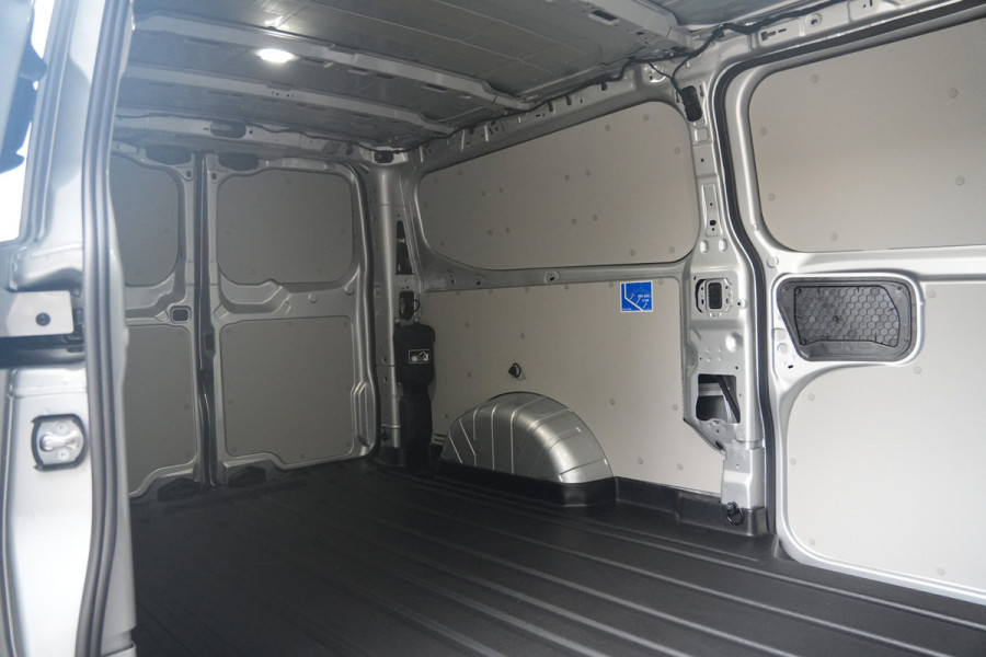 Ford E-Transit Custom 340 L2H1 Sport 71 kWh 218pk - 2x Schuifdeur - ACC - Elek Trekhaak - B&O - Navi - Stoel/Stuurverwarming - 360 Camera - Blindspot