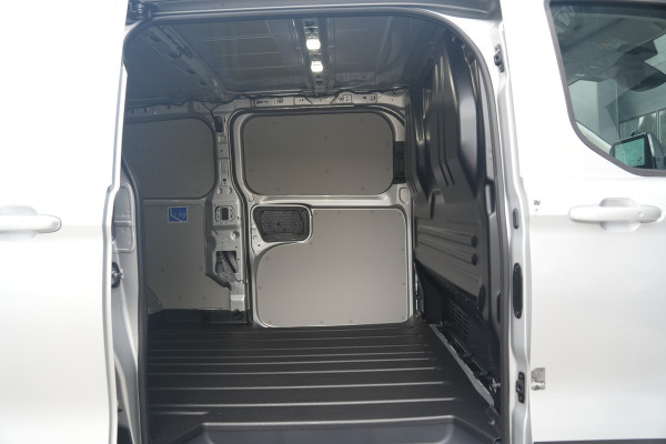 Ford E-Transit Custom 340 L2H1 Sport 71 kWh 218pk - 2x Schuifdeur - ACC - Elek Trekhaak - B&O - Navi - Stoel/Stuurverwarming - 360 Camera - Blindspot