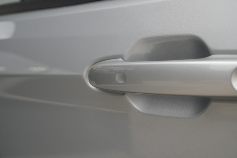 Ford E-Transit Custom 340 L2H1 Sport 71 kWh 218pk - 2x Schuifdeur - ACC - Elek Trekhaak - B&O - Navi - Stoel/Stuurverwarming - 360 Camera - Blindspot