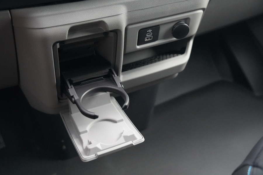 Ford E-Transit Custom 340 L2H1 Sport 71 kWh 218pk - 2x Schuifdeur - ACC - Elek Trekhaak - B&O - Navi - Stoel/Stuurverwarming - 360 Camera - Blindspot