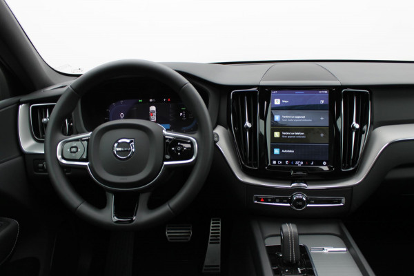 Volvo XC60 T6 Recharge AWD Long Range 350PK Dark Google Infotainment / Elektrisch schuif-kanteldak / 22" lichtmetalen velgen / Stoelventilatie-verwarming voor / Stuurwielverwarming