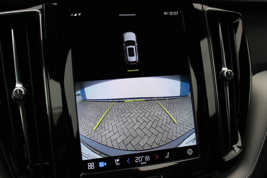 Volvo XC60 T6 Recharge AWD Long Range 350PK Dark Google Infotainment / Elektrisch schuif-kanteldak / 22" lichtmetalen velgen / Stoelventilatie-verwarming voor / Stuurwielverwarming